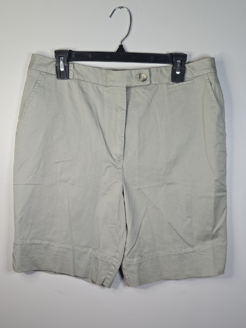Valerie Stevens Size 12 Classic Cotton Blend Bermuda Shorts in Light Khaki